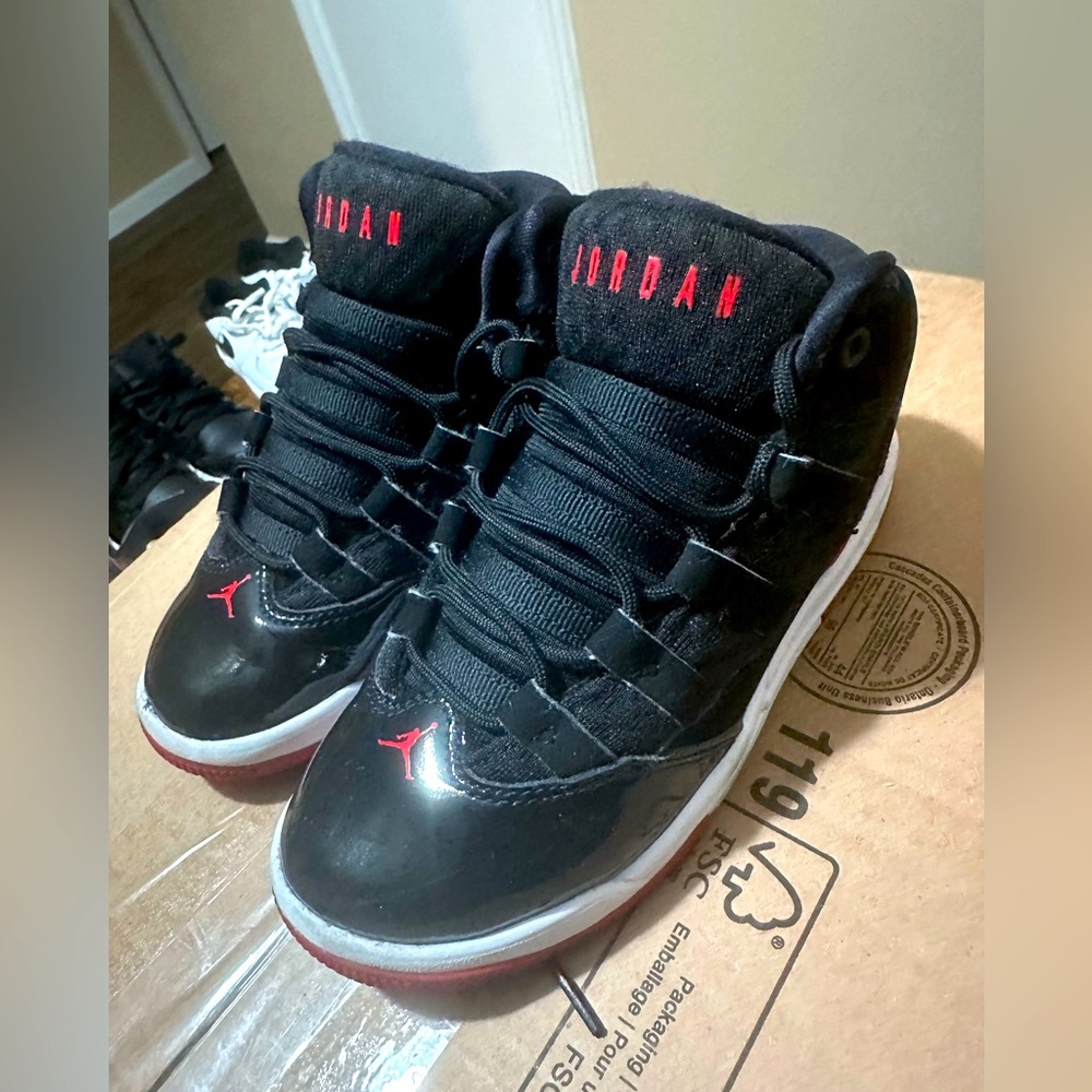 Air Jordan Max Aura .. Size 12c